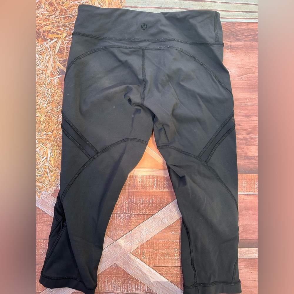 Lululemon Black High-Waisted Leggings capri